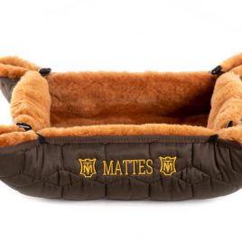 Mattes Jezzy Sheepskin Dog Bed