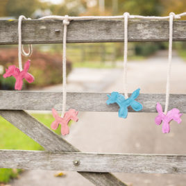 QHP Unicorn Box Hanger